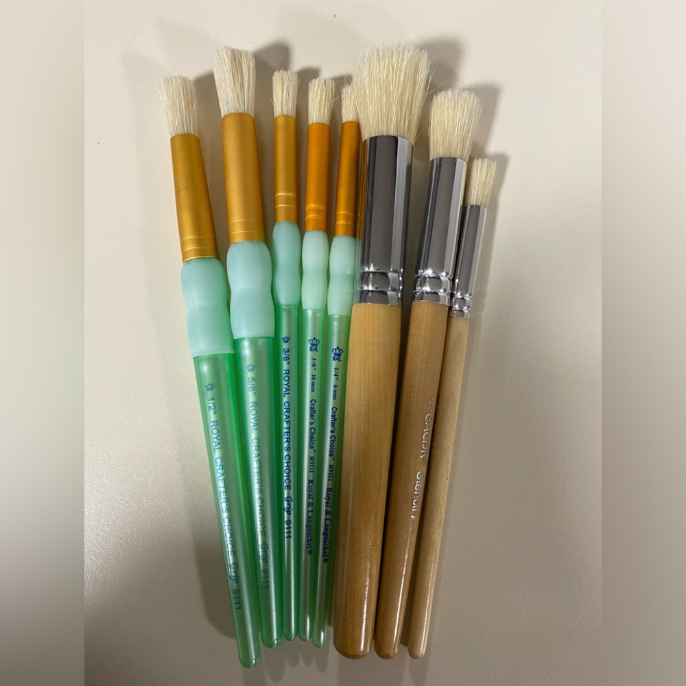 Stencil brushes